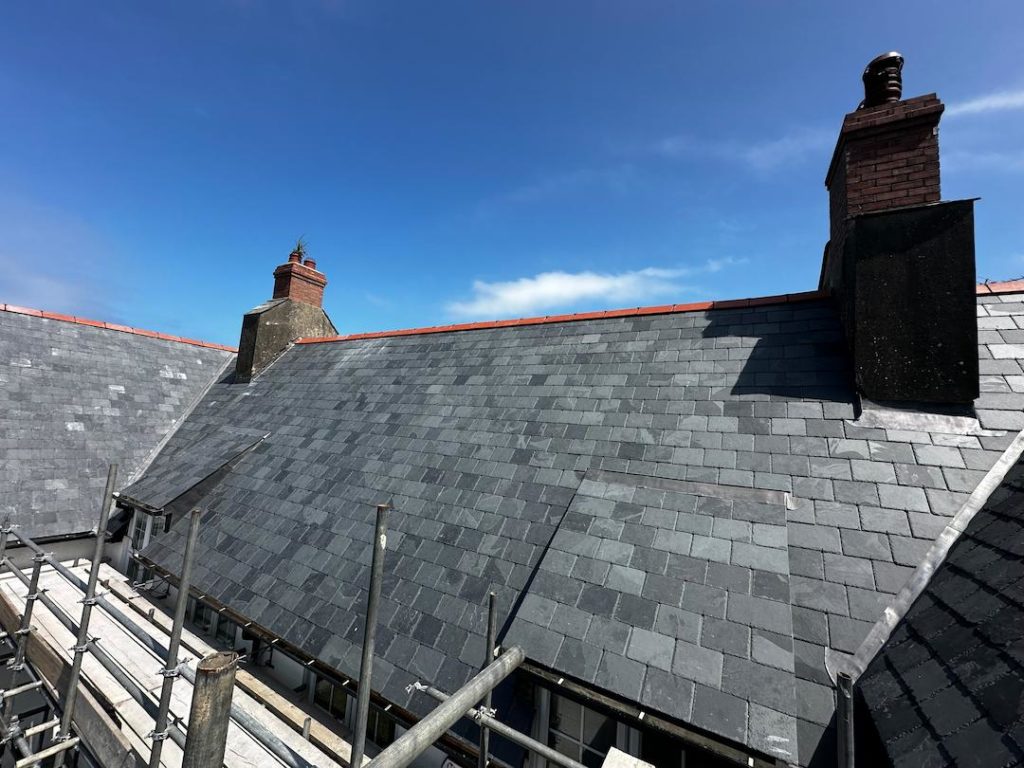 Slate Tiling A Roof